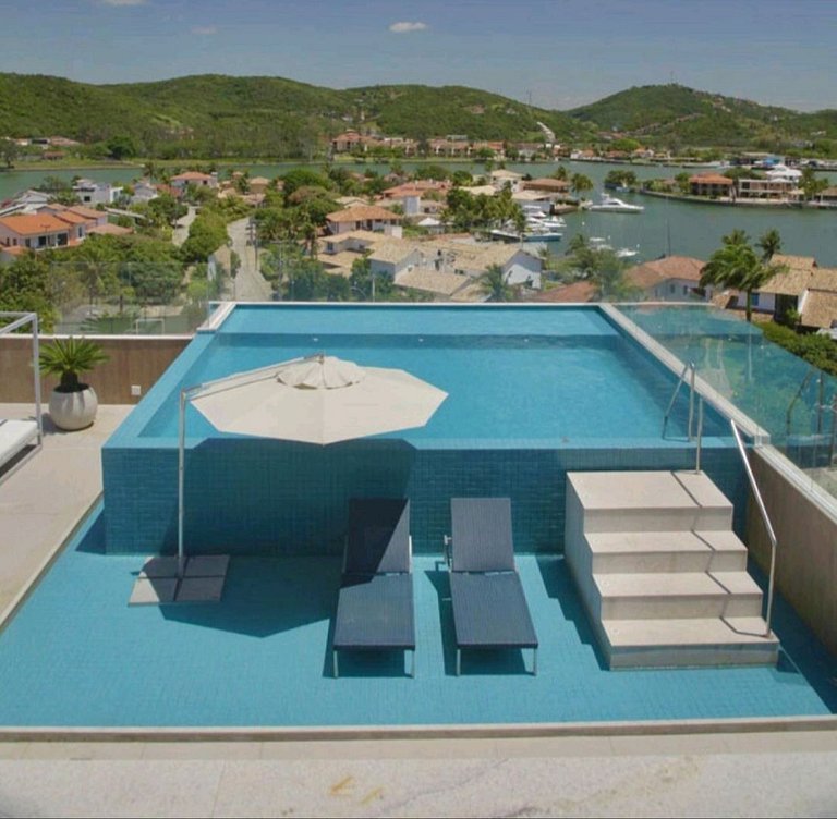 Flat 218 com piscina perto da Praia do Forte