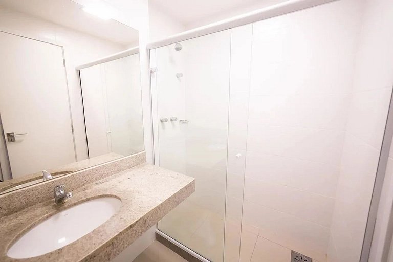 Flat 218 com piscina perto da Praia do Forte