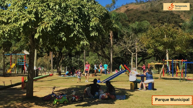 Apto Decorado com 2 suítes em Itaipava