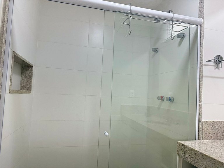Apto Decorado com 2 suítes em Itaipava