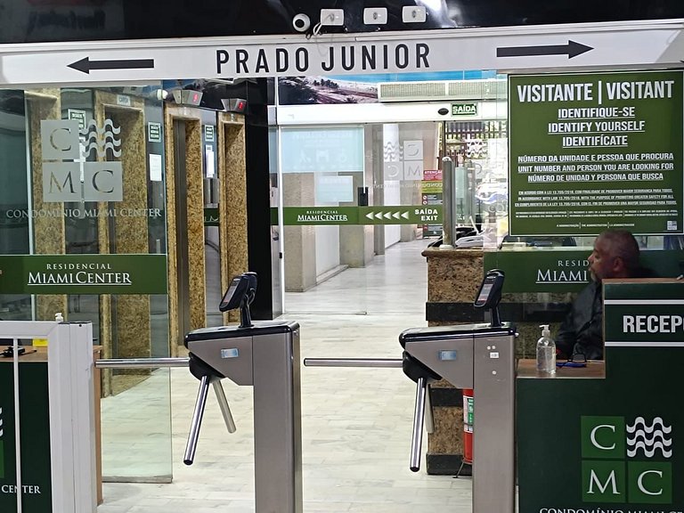 Studio Moderno a 130m da Praia de Copacabana