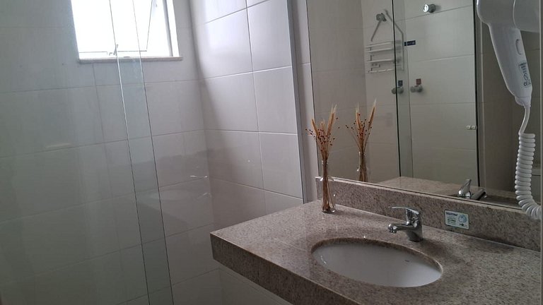 Flat 419 prático na Passagem prox Praia do Forte