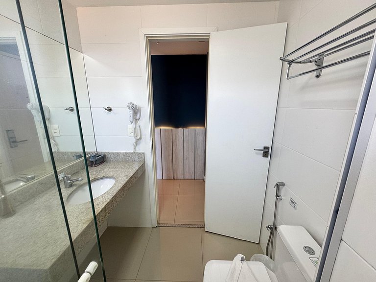 Flat 419 prático na Passagem prox Praia do Forte